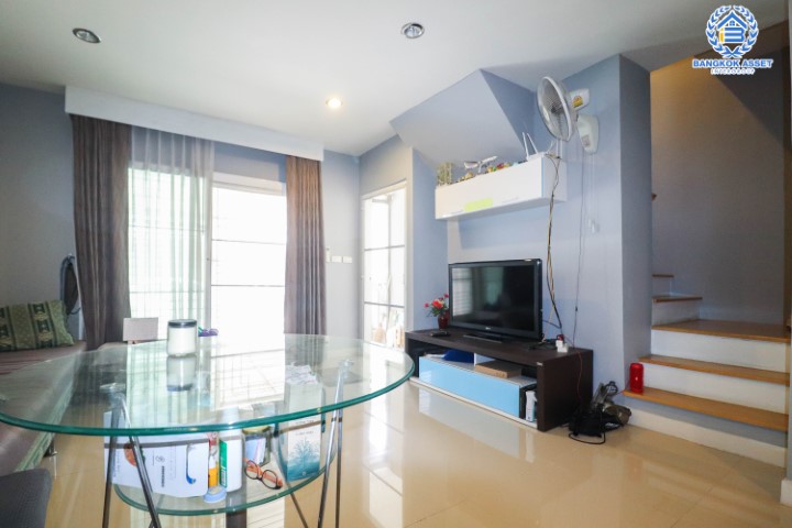 *****ทาวน์เฮ้าส์มือสองนนทบุรี ม.พลีโน่ ติวานนท์-แจ้งวัฒนะ คุณภาพระดับ AP เนื้อที่ 18 ตร.ว. ฟังก์ชัน 3 ห้องนอน 2 ห้องน้ำ 2 ที่จอดรถ บนทำเลแห่งความสะดวกสบาย ใกล้เซ็นทรัลแจ้งวัฒนะ, รถไฟฟ้าสายสีแดง "สถานีดอนเมือง" และทางด่วน "ศรีสมาน" จองเลย!